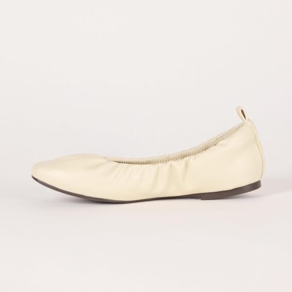 61RXh4BrP2L._AC_SL1500 Women's Paige Scrunch Ballet Flat
